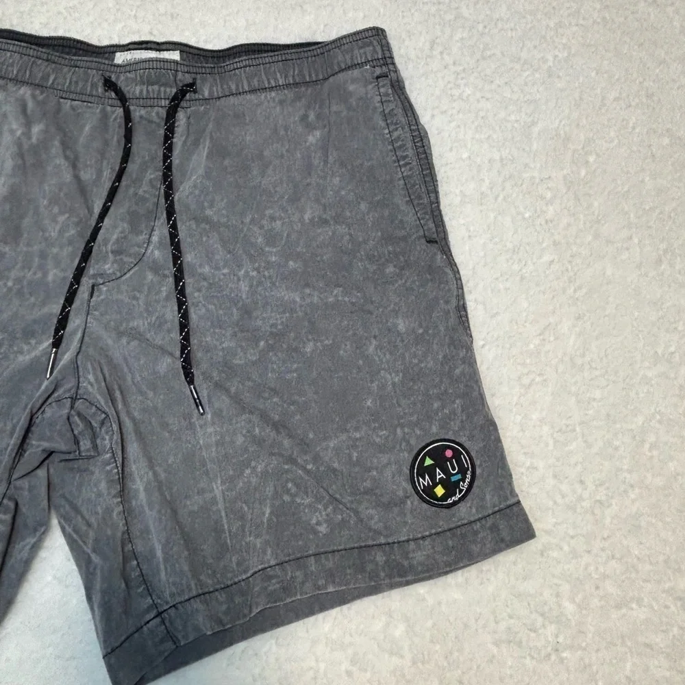 American Eagle Men Gray Maui Design Board Shorts